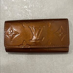 Louis Vuitton Embossed Brown Vernis Key Holder